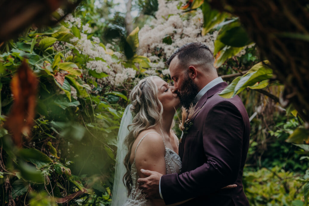 Julianne and Dale wedding at Bakers Ranch Myakka City Florida — photographed by Angela Moon Photography